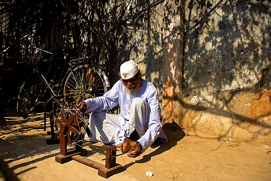 झारखंड (4) ✍ सैकड़ों आंदोलन और लाखों लोगों की कुर्बानियों पर बना है यह प्रदेश, लेकिन  तथाकथित नेताओं को क्या? उन्हें तो लूटना है, लूट रहे हैं  😢