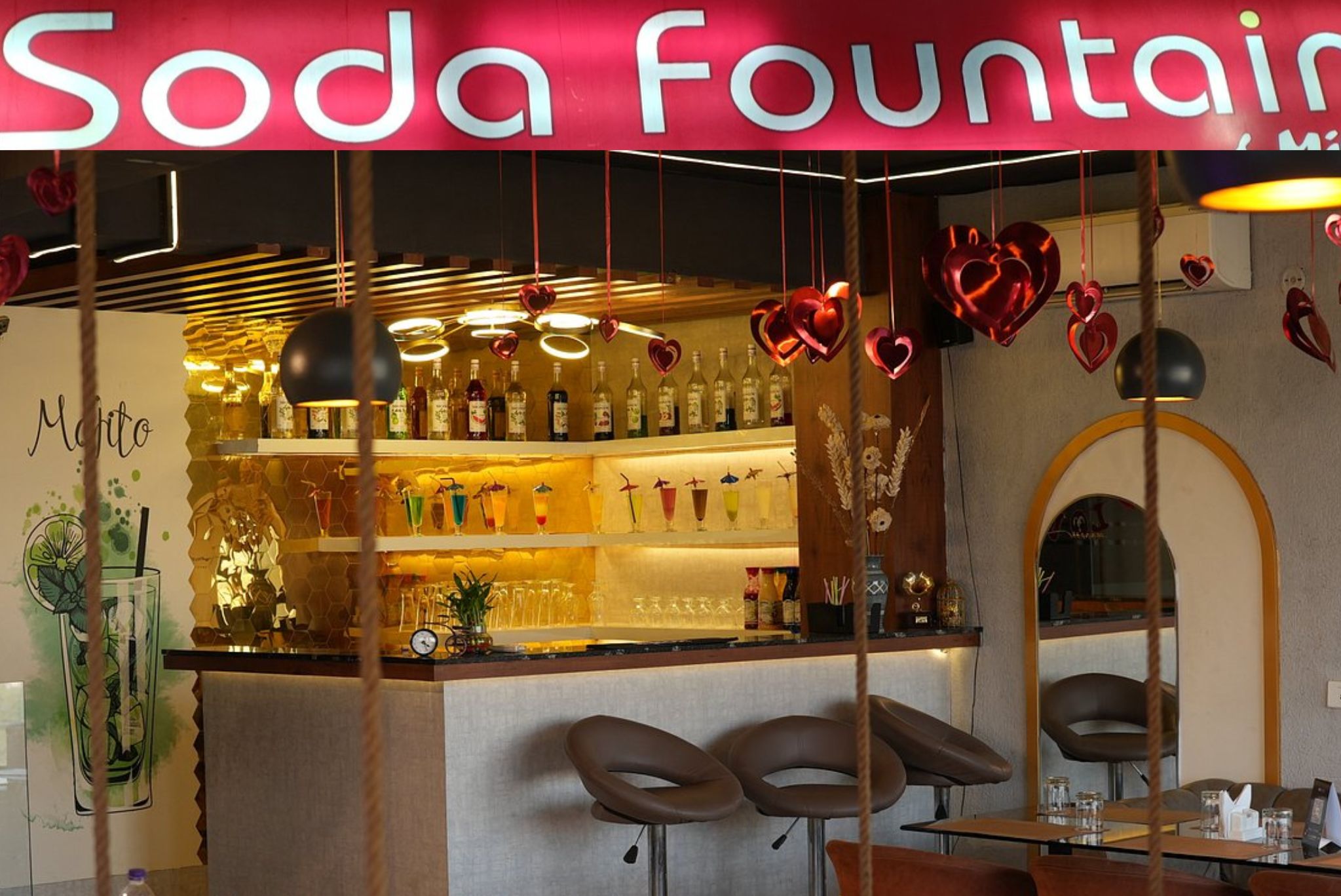 यादें सोडा फाउंटेन की 👁 जेब में ‘रेजकी’ इस कदर लटक गया था, जैसे बारह वर्ष की आयु में ‘हाइड्रोसील’ की बीमारी हो गई हो ...... 